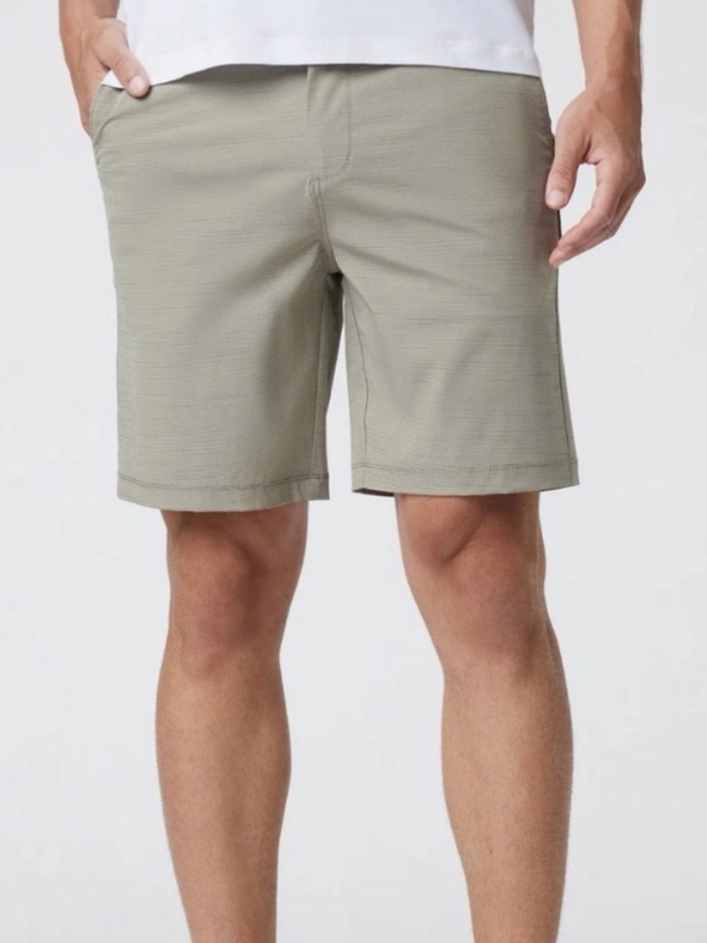 Vuori Pebble Short Gravel Micro Stripe Khaki Tan 8” Size 32